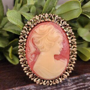 Vintage Victorian Style Lady Faux Cameo Ornate Gold Tone Setting Costume Brooch